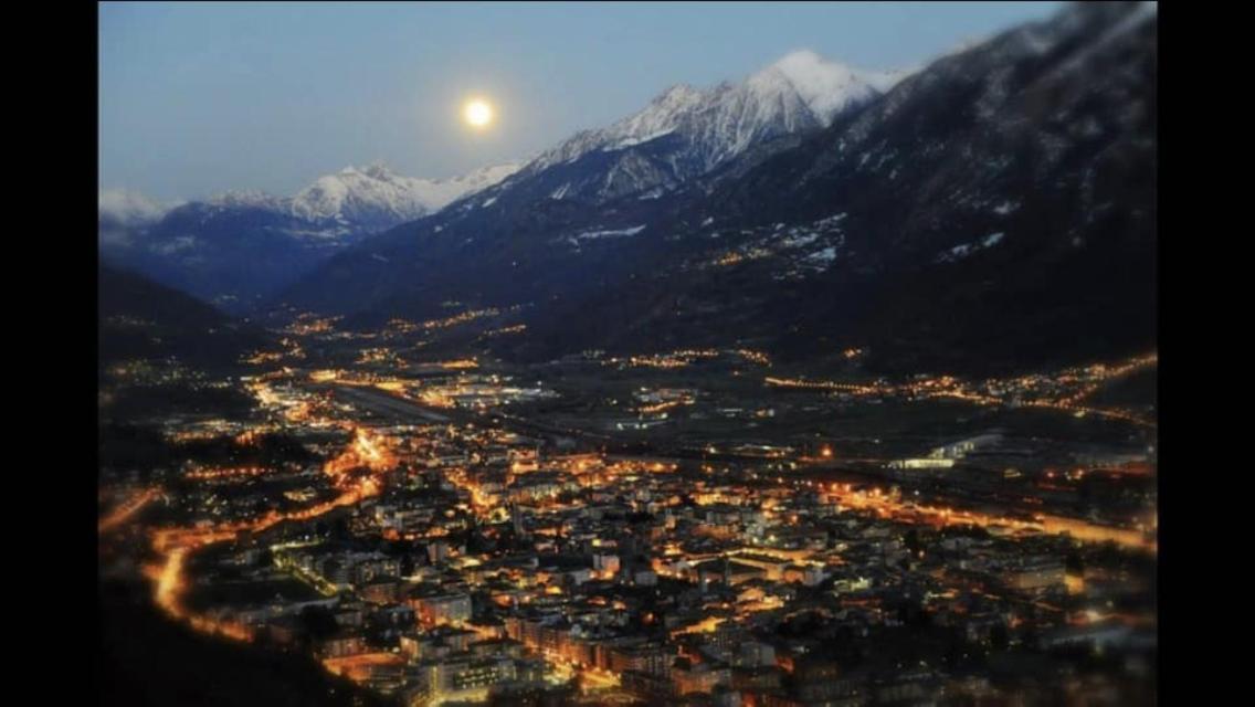 Hotel La Stanza Dei Segreti Aosta Exterior foto